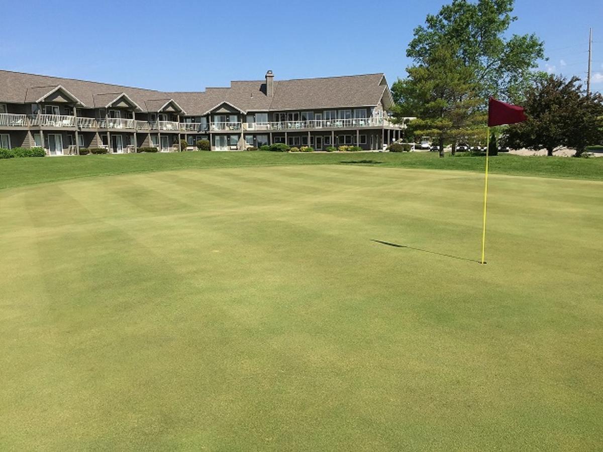 Cherry Hills Golf & Lodge Стърджън Бей Екстериор снимка